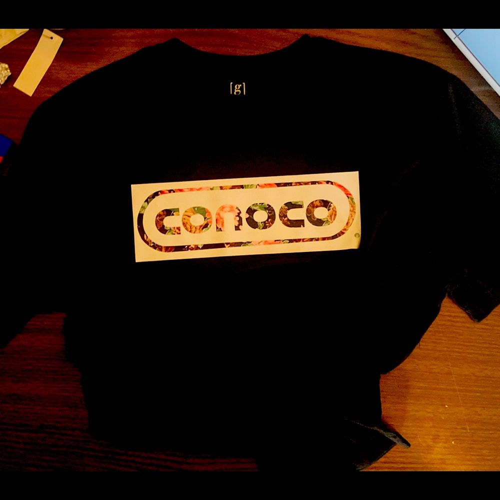 Black tee with VINTAGE CONOCO design. - Picture 1 of 1